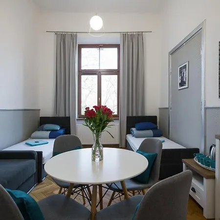 Near The Royal Castle アパート